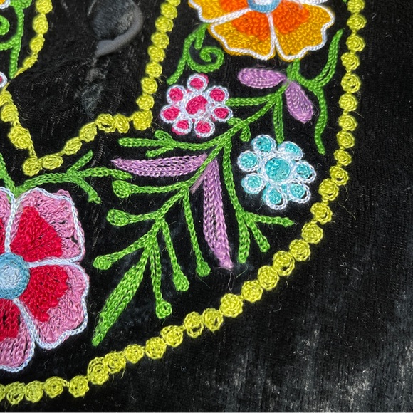 60s 70s Vtg black velvet embroidered boho button front tunic top shirt Size S - Picture 6 of 16